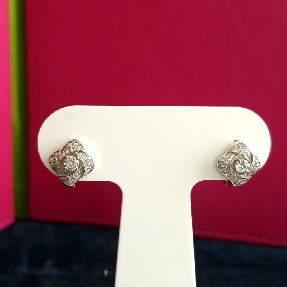 Sterling silver women earings.